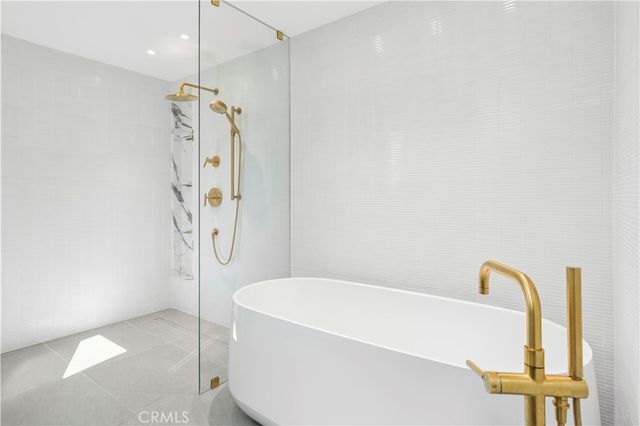 215 Goldenrod, Corona Del Mar, CA 92625