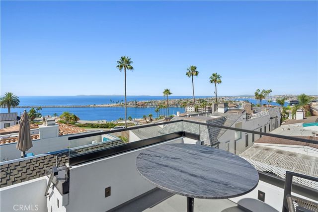 215 Goldenrod, Corona Del Mar, CA 92625