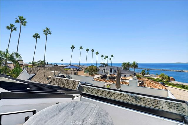215 Goldenrod, Corona Del Mar, CA 92625