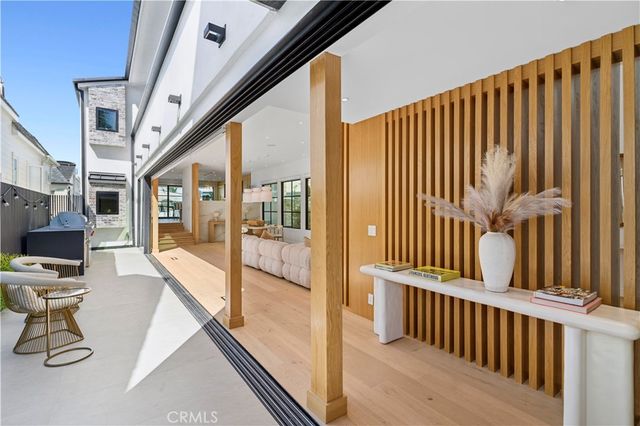 215 Goldenrod, Corona Del Mar, CA 92625