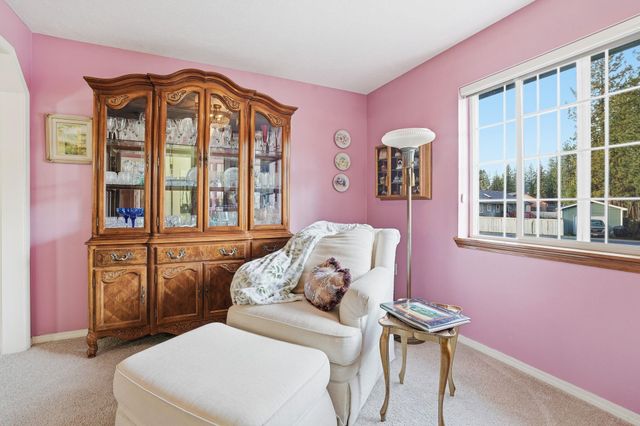 7407 W Ridgecrest Ave, Nine Mile Falls, WA 99026