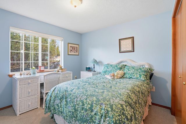 7407 W Ridgecrest Ave, Nine Mile Falls, WA 99026