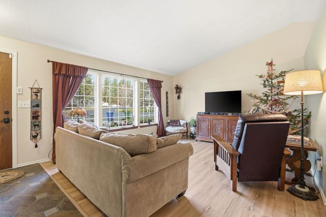 7407 W Ridgecrest Ave, Nine Mile Falls, WA 99026