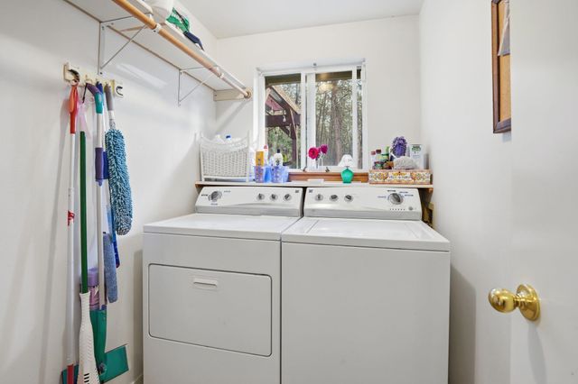 7407 W Ridgecrest Ave, Nine Mile Falls, WA 99026