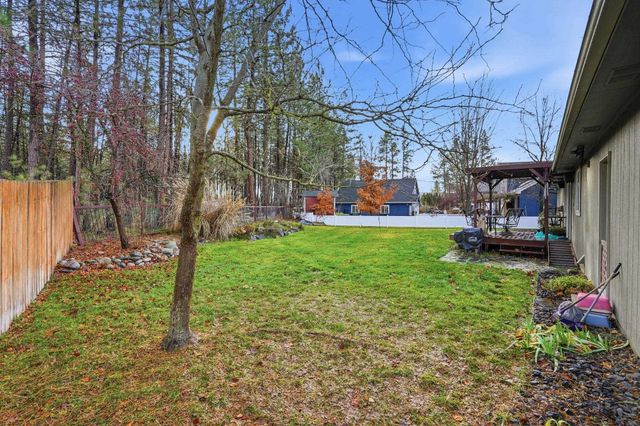 7407 W Ridgecrest Ave, Nine Mile Falls, WA 99026
