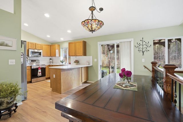 7407 W Ridgecrest Ave, Nine Mile Falls, WA 99026