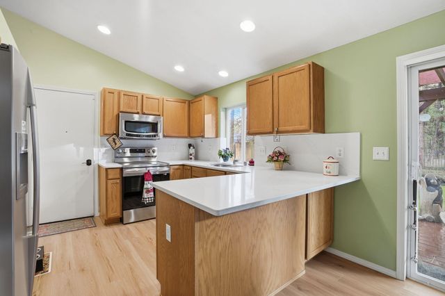 7407 W Ridgecrest Ave, Nine Mile Falls, WA 99026