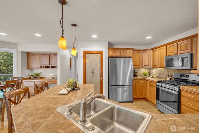 14027 SE 278th Street, Kent, WA 98042