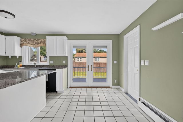 21 Sefton Drive, Bristol, RI 02809