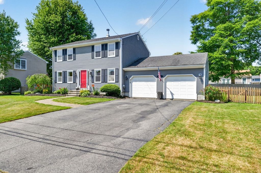 21 Sefton Drive, Bristol, RI 02809