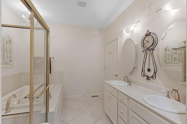 7346 Deer Valley Crossing, Powell, OH 43065