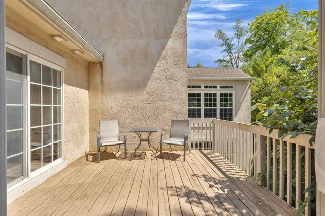 7346 Deer Valley Crossing, Powell, OH 43065