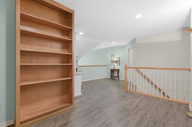 7346 Deer Valley Crossing, Powell, OH 43065