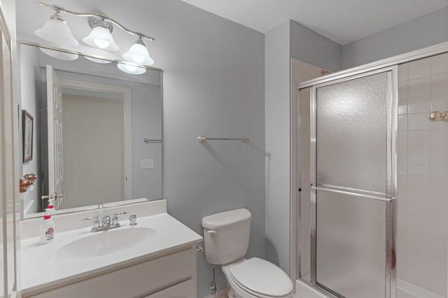 7346 Deer Valley Crossing, Powell, OH 43065