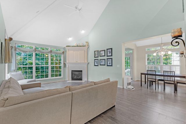 7346 Deer Valley Crossing, Powell, OH 43065
