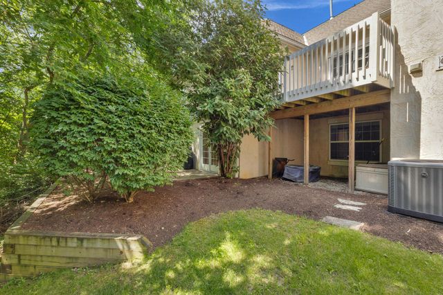7346 Deer Valley Crossing, Powell, OH 43065