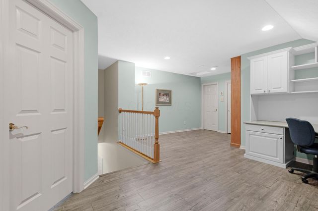 7346 Deer Valley Crossing, Powell, OH 43065