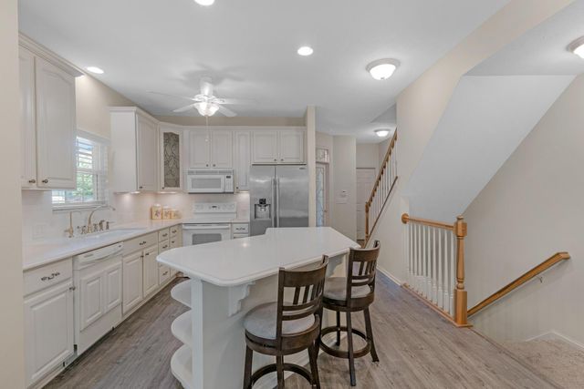 7346 Deer Valley Crossing, Powell, OH 43065