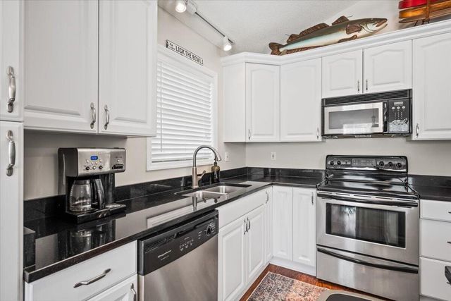 363 Legend Court, Santee, SC 29142