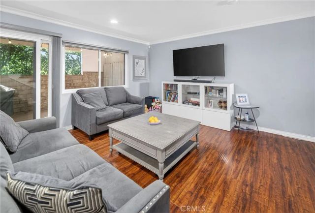 7046 De Celis Place 7, Lake Balboa, CA 91406