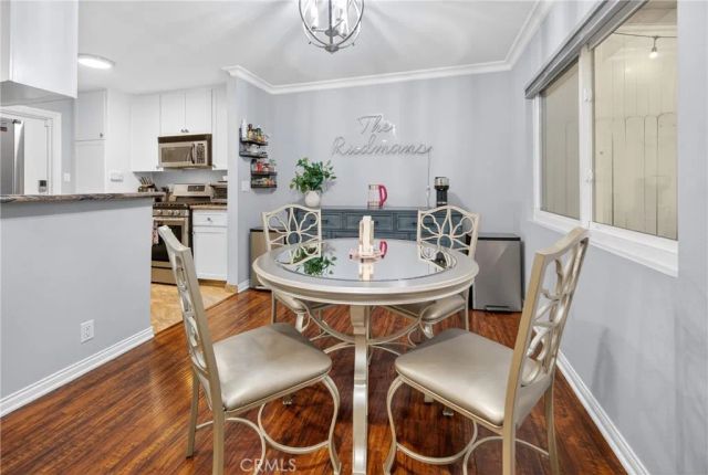 7046 De Celis Place 7, Lake Balboa, CA 91406