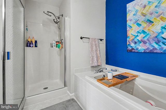 102 WATERCREST DR, Red Hill, PA 18076