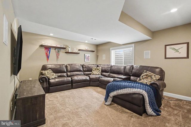 102 WATERCREST DR, Red Hill, PA 18076