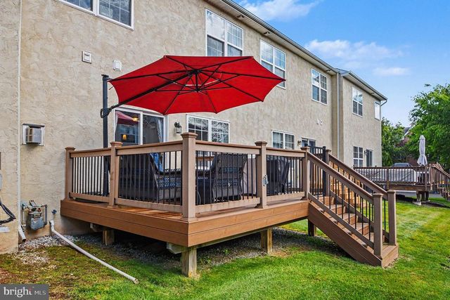 102 WATERCREST DR, Red Hill, PA 18076