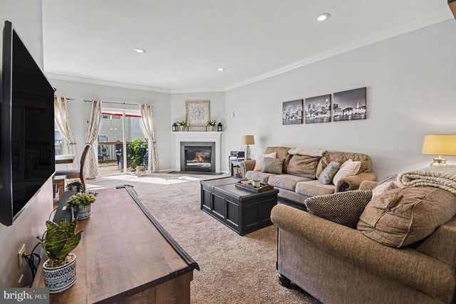 102 WATERCREST DR, Red Hill, PA 18076