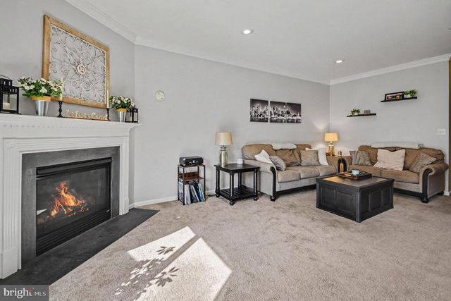 102 WATERCREST DR, Red Hill, PA 18076