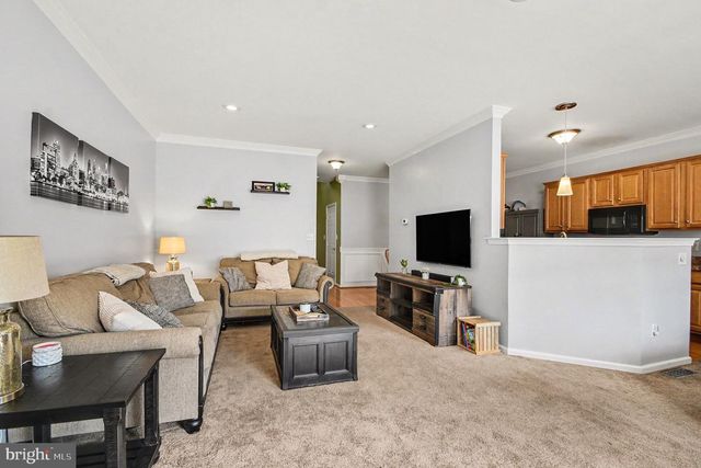 102 WATERCREST DR, Red Hill, PA 18076