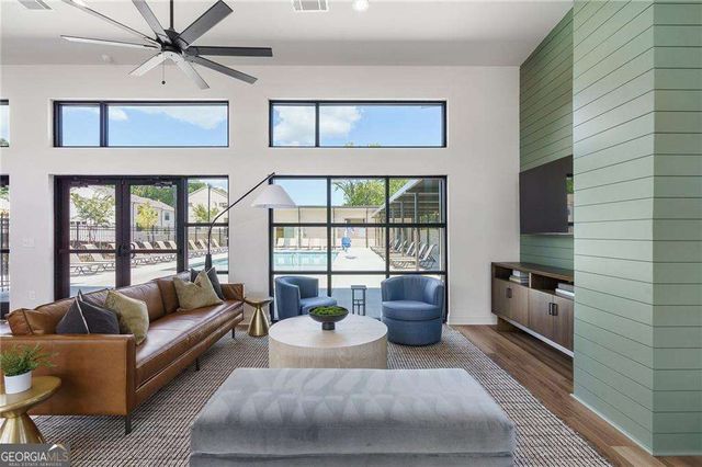 1409 Cozy Circle SE 327, Atlanta, GA 30315