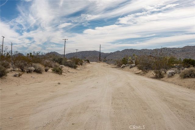 3374 Sunny Hill, Joshua Tree, CA 92252