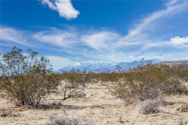 3374 Sunny Hill, Joshua Tree, CA 92252
