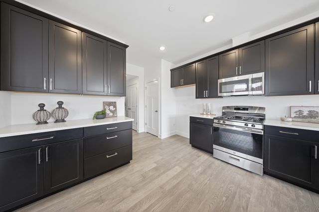 8551 Sperry Court, Woodridge, IL 60517