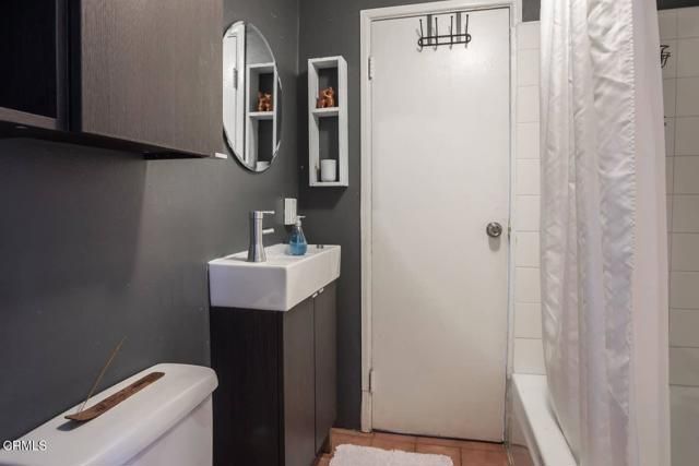 2033 Echo Park Avenue, Los Angeles, CA 90026