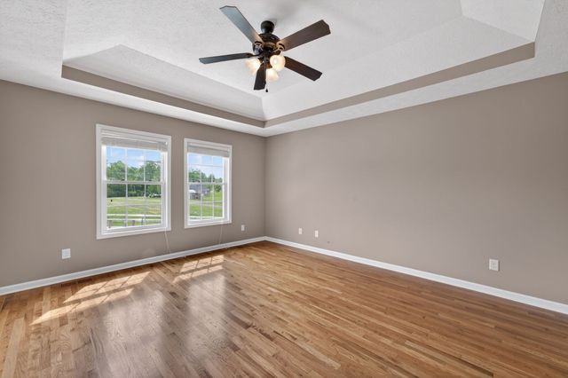 374 Douglas Ln, Lafayette, TN 37083