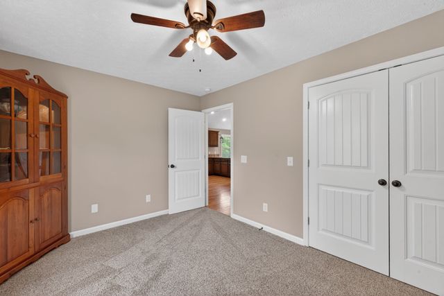 374 Douglas Ln, Lafayette, TN 37083