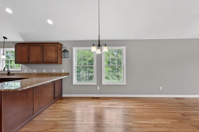 374 Douglas Ln, Lafayette, TN 37083