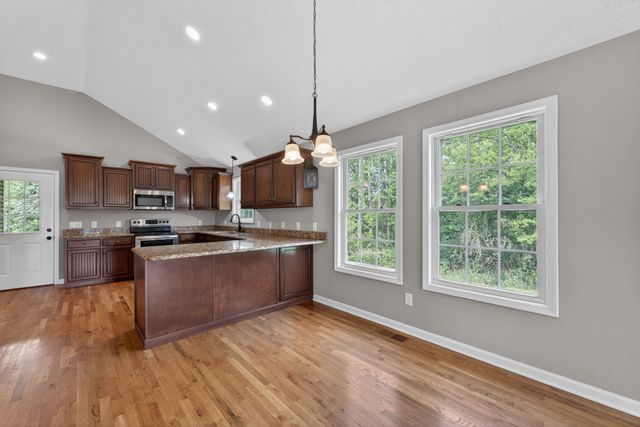 374 Douglas Ln, Lafayette, TN 37083