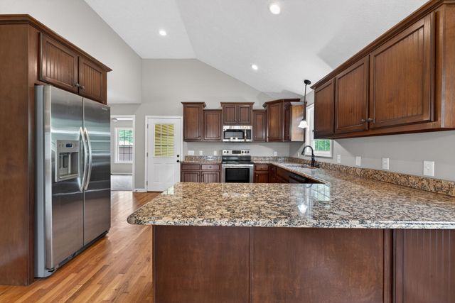 374 Douglas Ln, Lafayette, TN 37083
