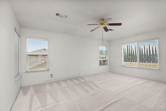 4025 Beyer Park Dr, Modesto, CA 95357