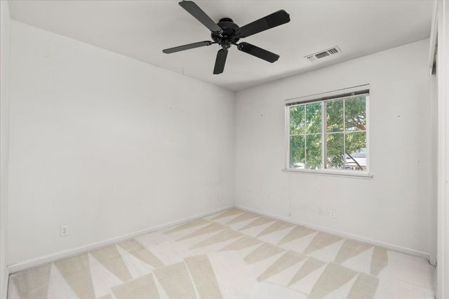 4025 Beyer Park Dr, Modesto, CA 95357
