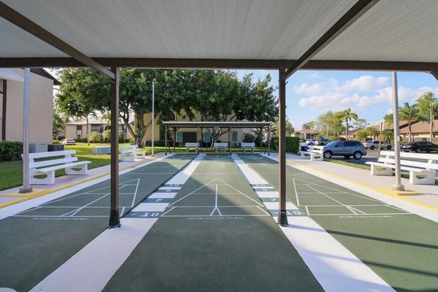 407 PINE GLEN Lane B-1, Greenacres, FL 33463