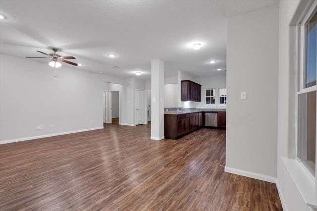 77 County Road 5102c, Cleveland, TX 77327