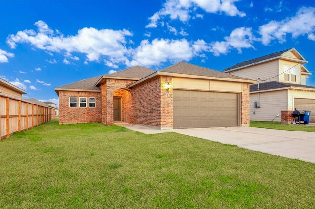 77 County Road 5102c, Cleveland, TX 77327