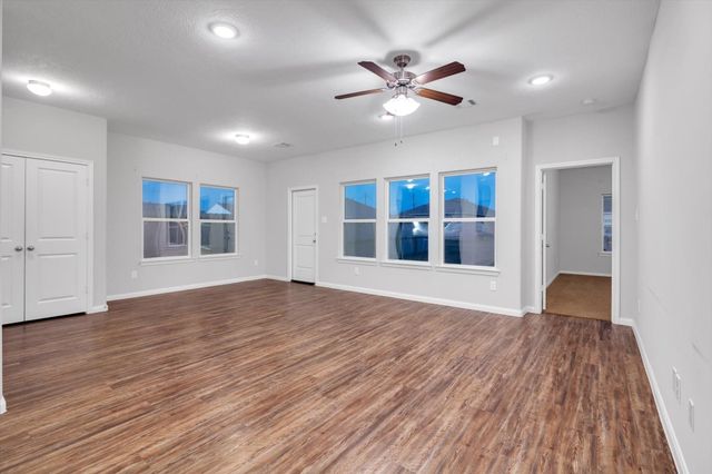 77 County Road 5102c, Cleveland, TX 77327