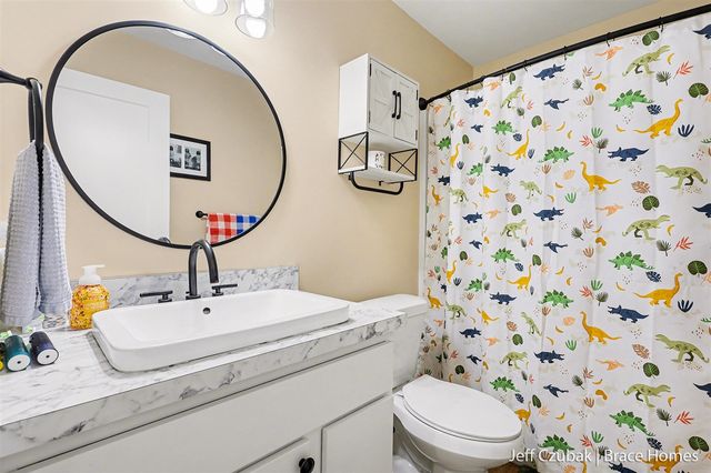 703 140th Avenue, Wayland, MI 49348