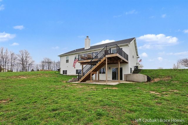 703 140th Avenue, Wayland, MI 49348