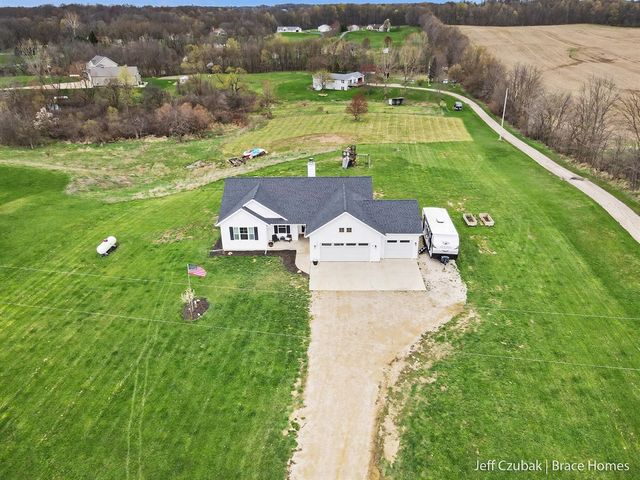 703 140th Avenue, Wayland, MI 49348
